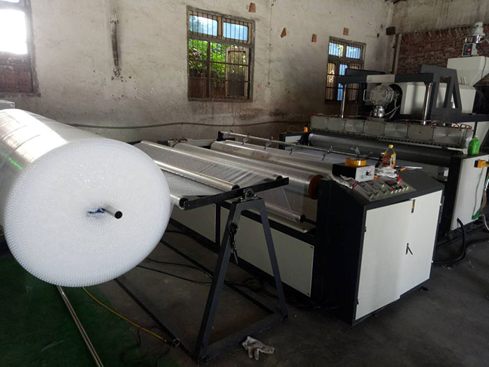 LSPE1600型全自動(dòng)高速聚乙烯氣泡膜機(jī)（氣墊膜機(jī)）設(shè)備氣泡膜機(jī)器03